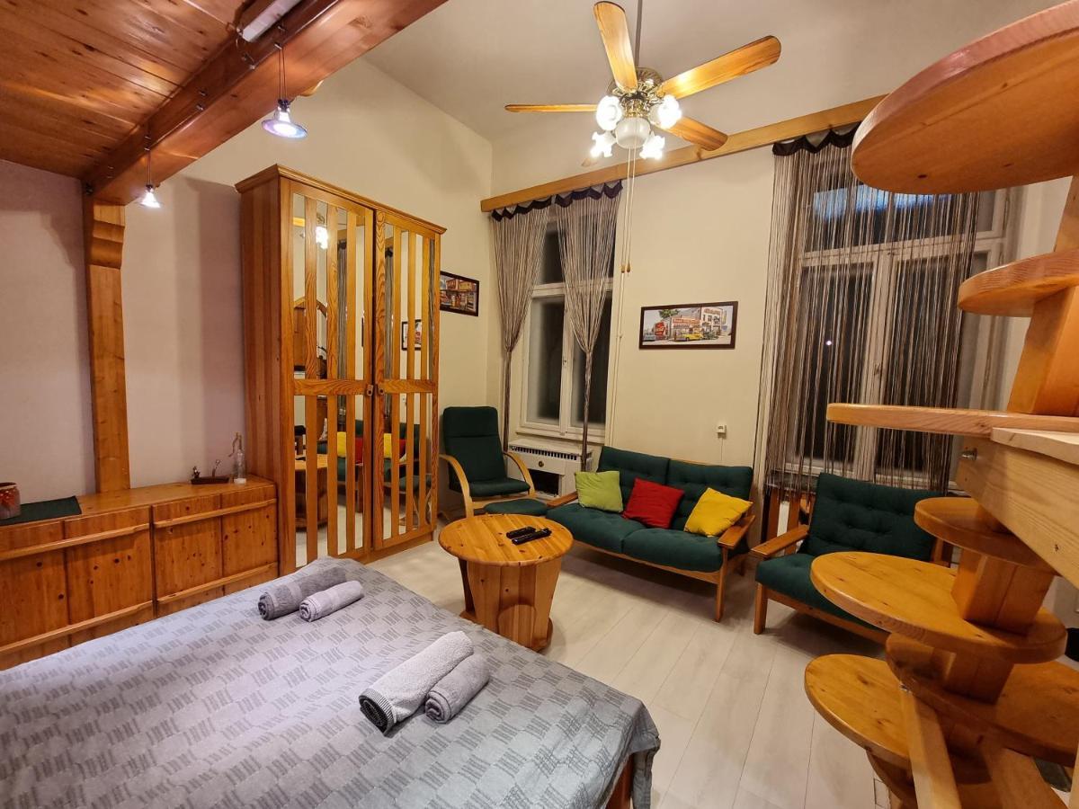 Little Cozy Apartman Mişcolţ Exterior foto